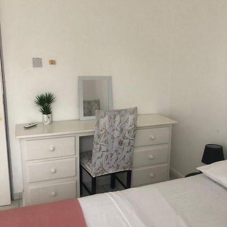 Home2Home Guesthouse Christ Church Esterno foto