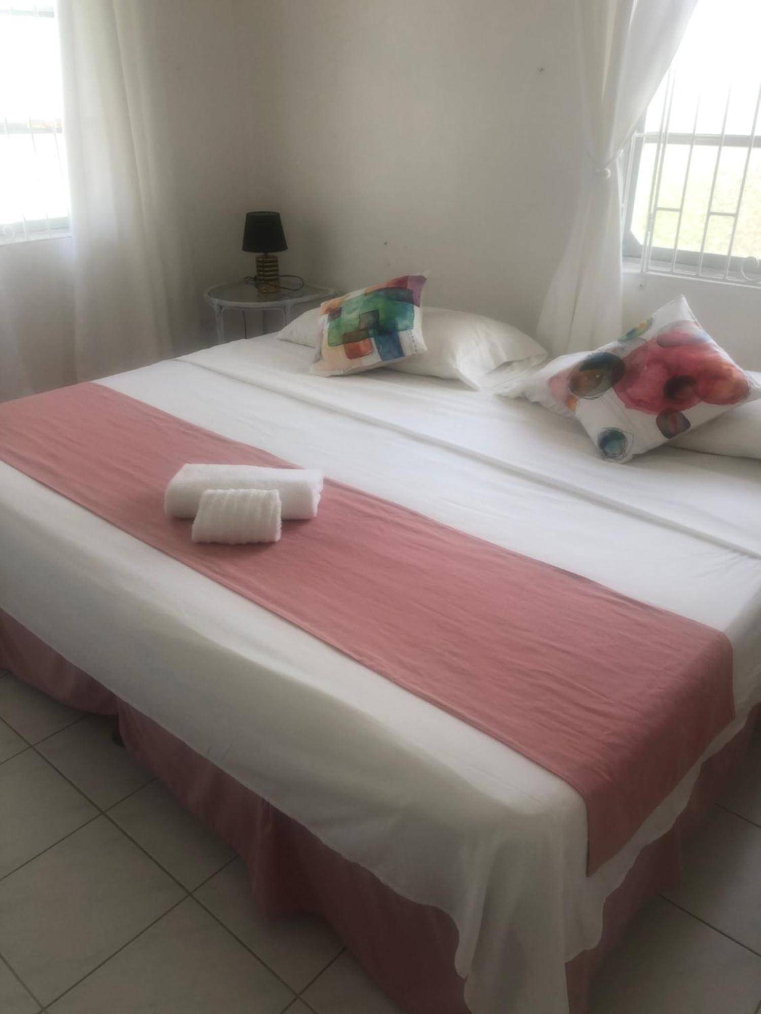 Home2Home Guesthouse Christ Church Esterno foto